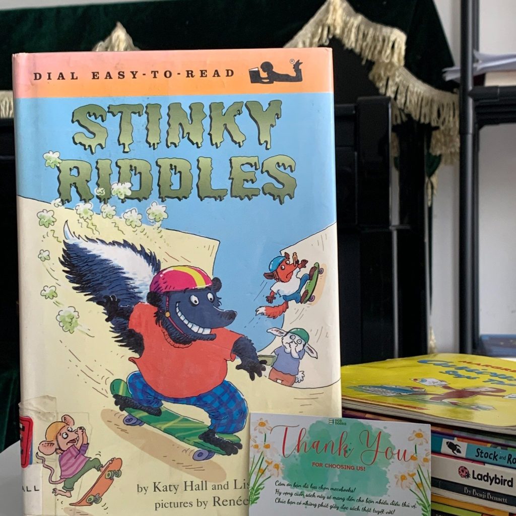 Dial Easy-to-Read: Stinky Riddles – Katy Hall & Lisa Eisenberg